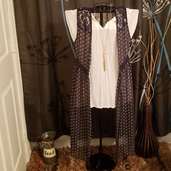 Tops - Flower and lace duster